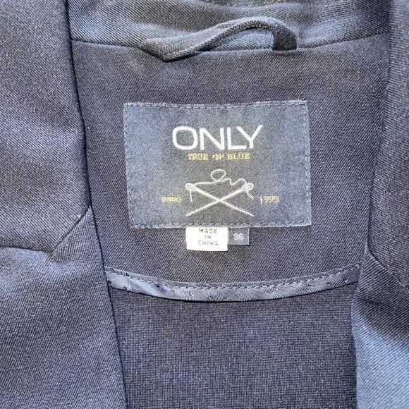 Dark Blue Fitted with Stretch Blazer - Picture 2 of 9